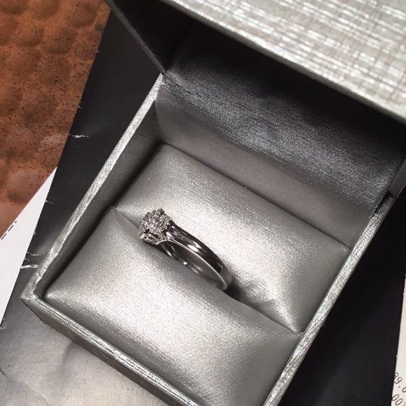 Beautiful! Diamond Engagement or just because Ring - Picture 4 of 7